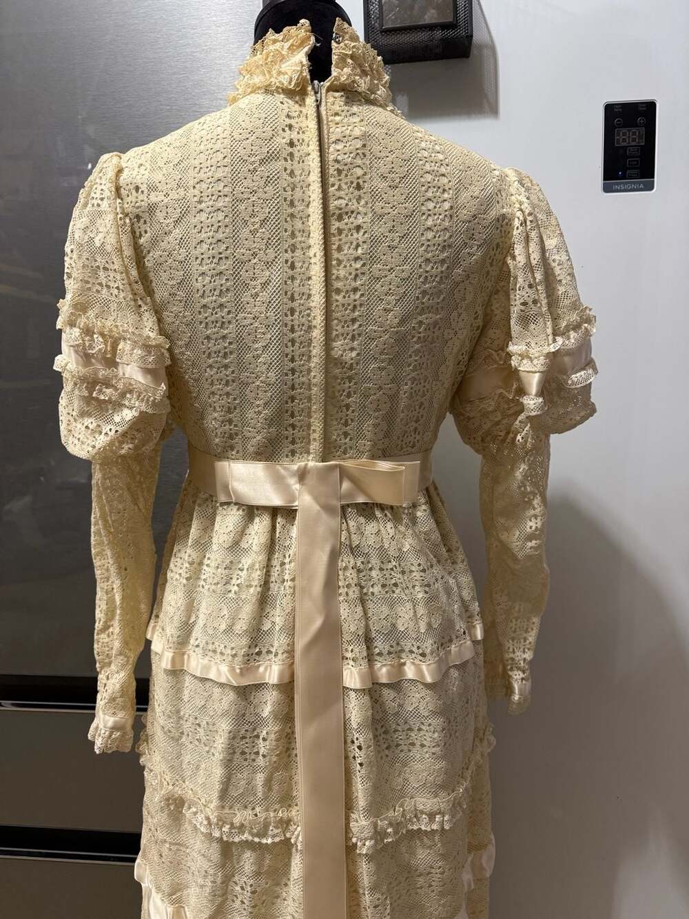 Vintage 1970s Emma Domb Victorian Revival Lace Tiered Maxi Wedding Dress Sz 11 - Picture 3 of 16